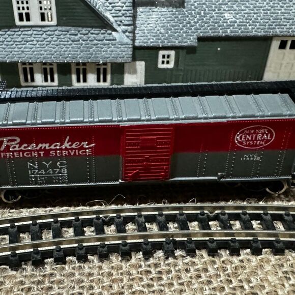 Atlas NScale pacemaker Freight Service Boxcar, 174478 - Picture 2 of 6
